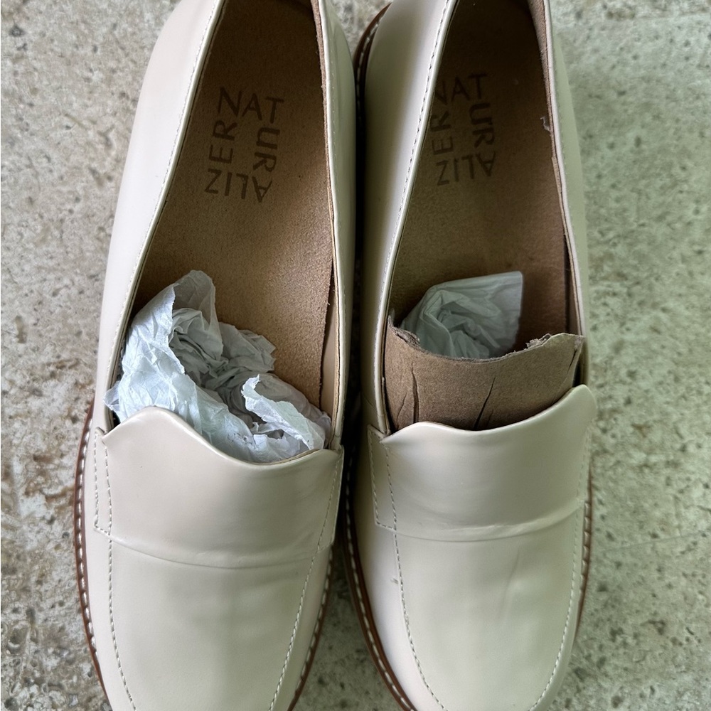 Naturalizer Off-White Leather Loafers